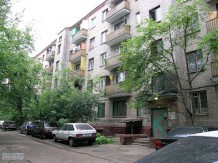 Офисное помещение на цокольном этаже жилого дома